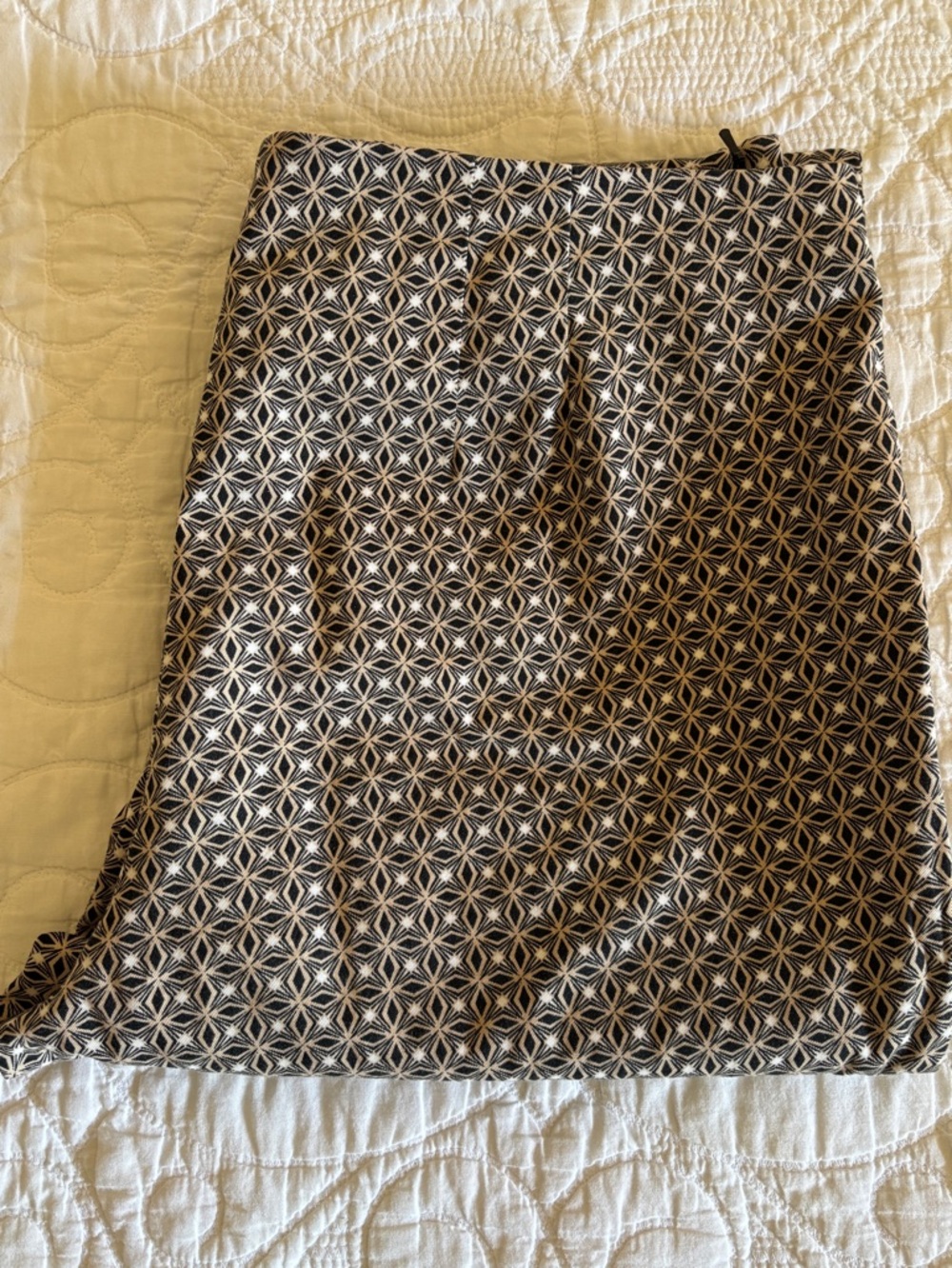 J. Jill Geometric Print Tan, Black and Cream Side Zip Cropped Pants, Size 10